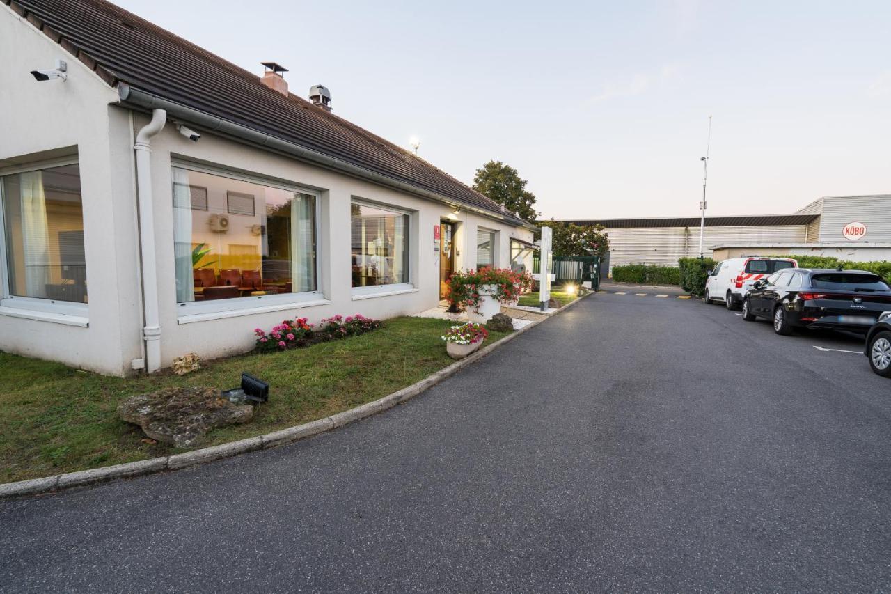 Campanile Montesson - Le Vesinet Hotel Exterior photo
