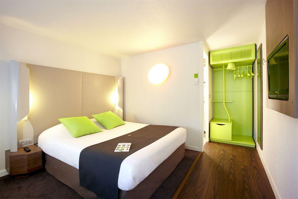 Campanile Montesson - Le Vesinet Hotel Exterior photo